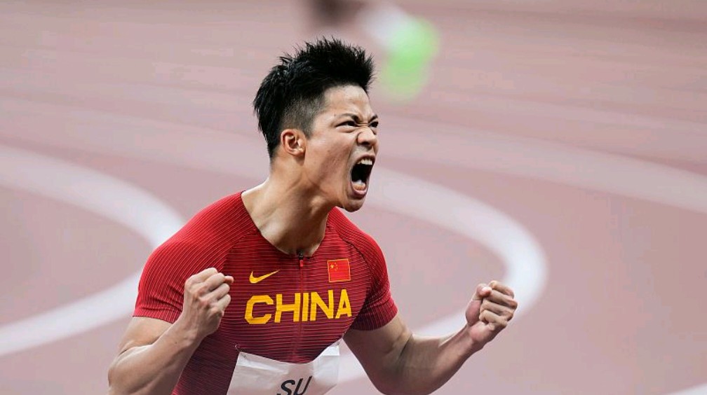 苏炳添压哨绝杀纳达尔，全场沸腾！经典一战再现传奇
